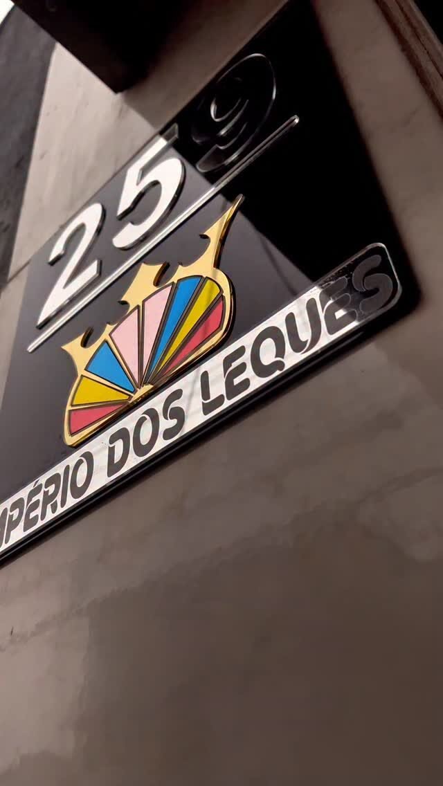 Instagram post from imperiodosleques. This post is in position 9.